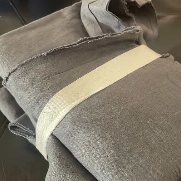 Pottery barn luxury shams - Picture 3 of 3